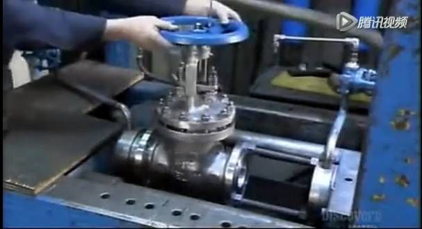 比人還大的大型閥門(mén)是怎么制造出來(lái)的？-